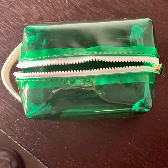 Mario Badescu travel size make up bag - Picture 2 of 4